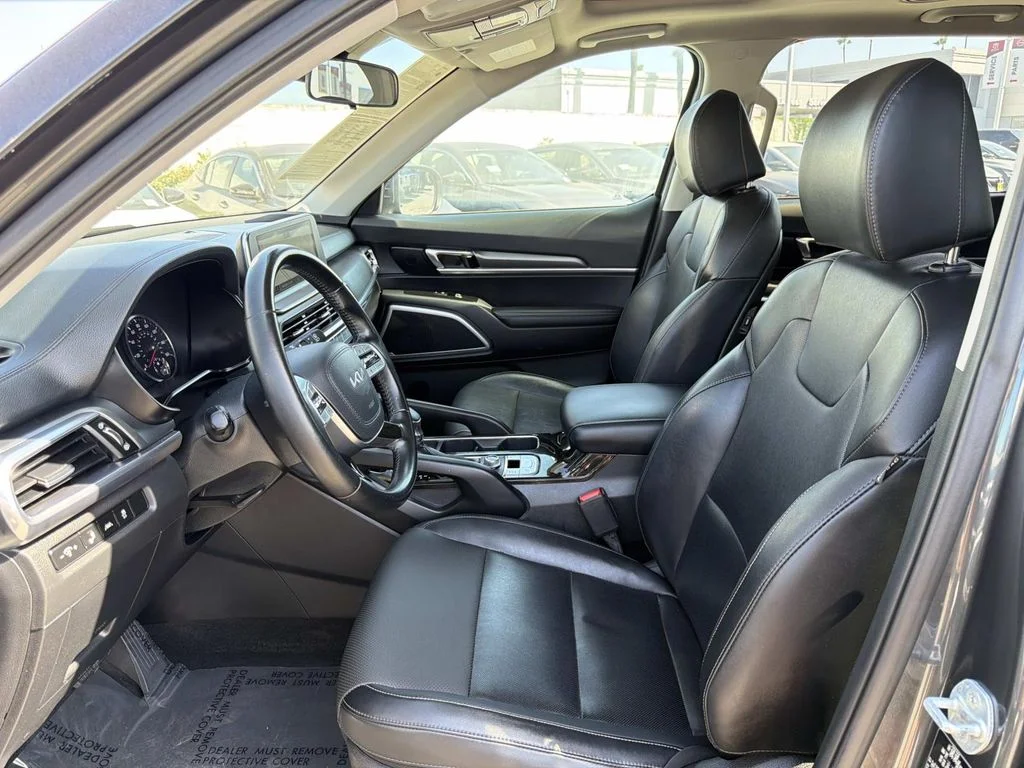 Used 2022 GRAVITY GREY Kia S image 24