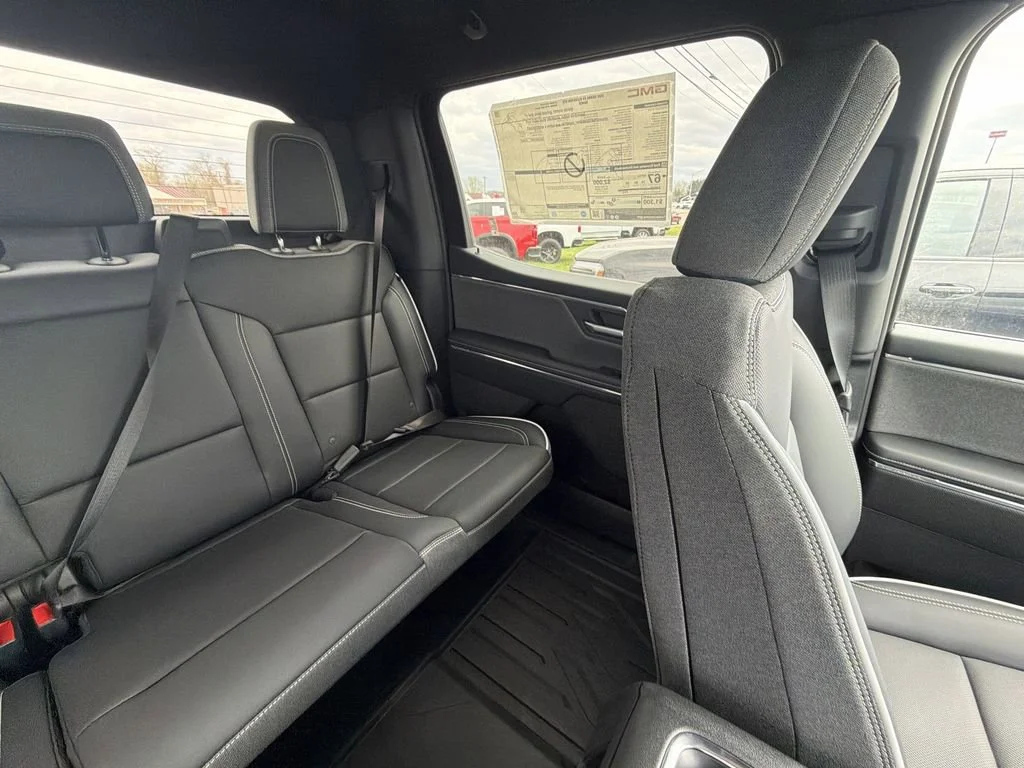New 2026 Onyx Black GMC Elevation Standard Range image 14