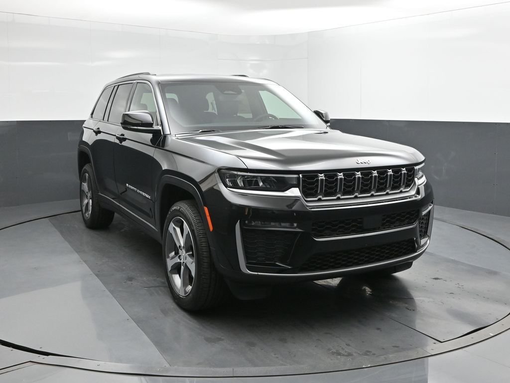 New 2026 Diamond Black Crystal Pearlcoat Jeep Limited image 22