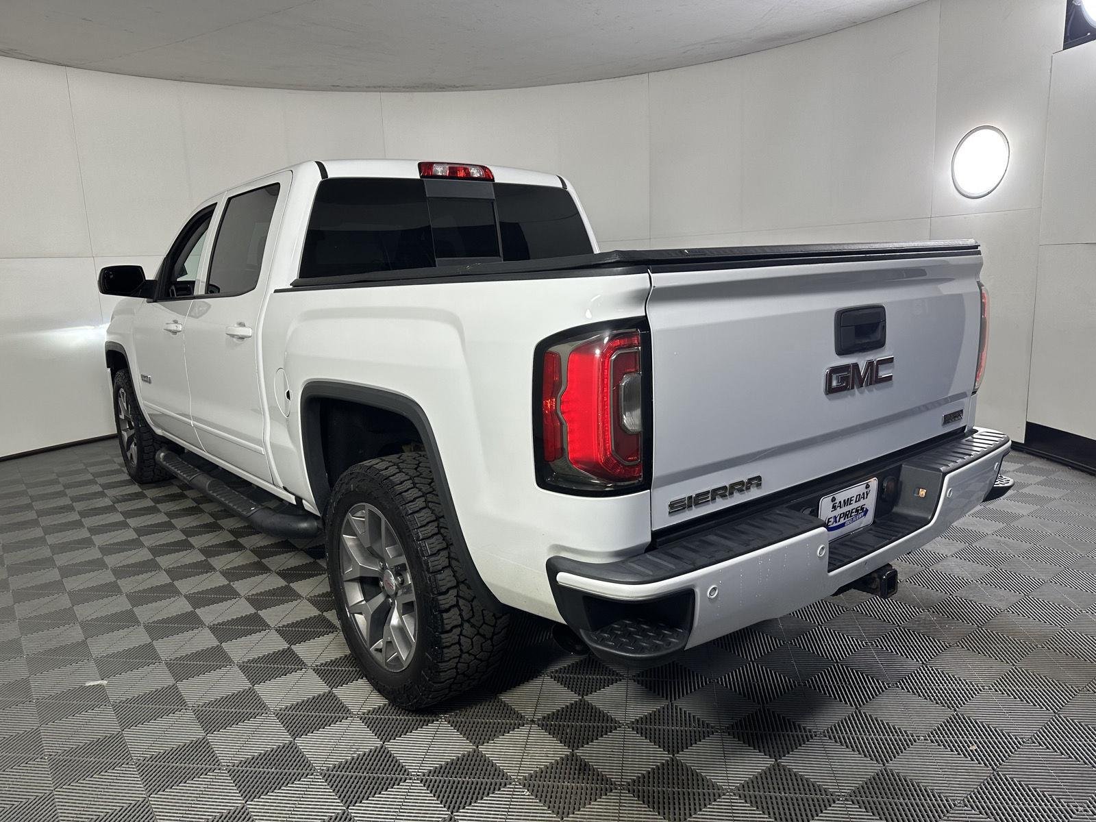 Used 2018 Summit White GMC SLT image 29