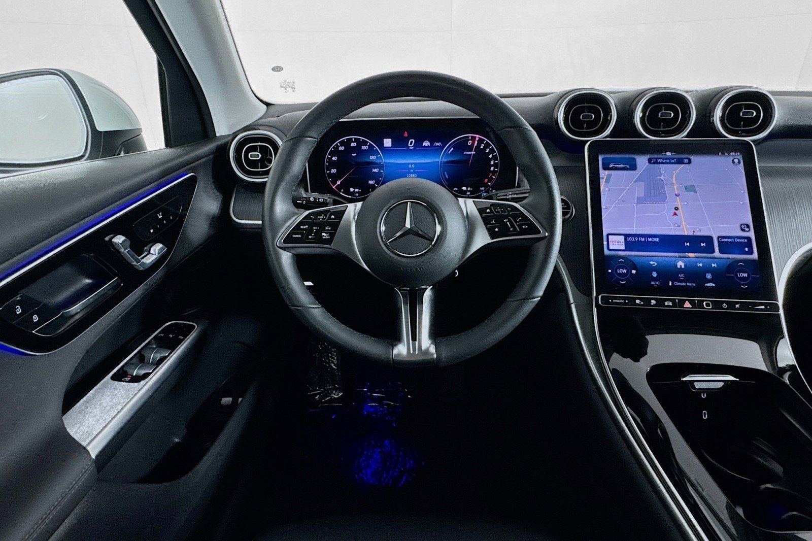 Certified Used 2025 Polar White Mercedes-Benz GLC 350e image 4