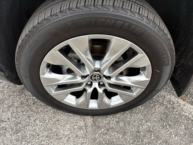 Used 2024 Gray Toyota XLE Premium image 6