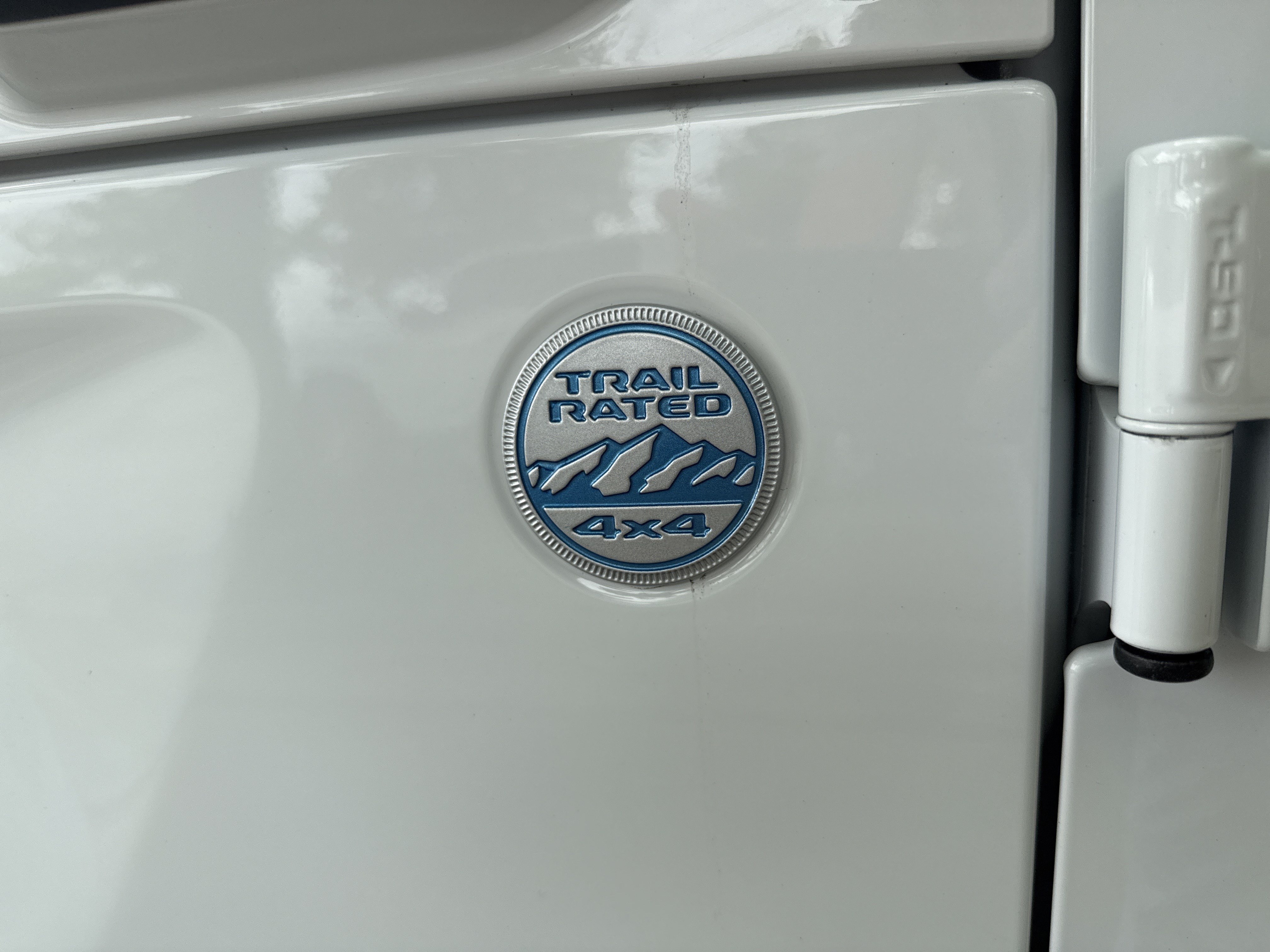 Used 2022 Bright White Clearcoat Jeep Unlimited Sahara image 12