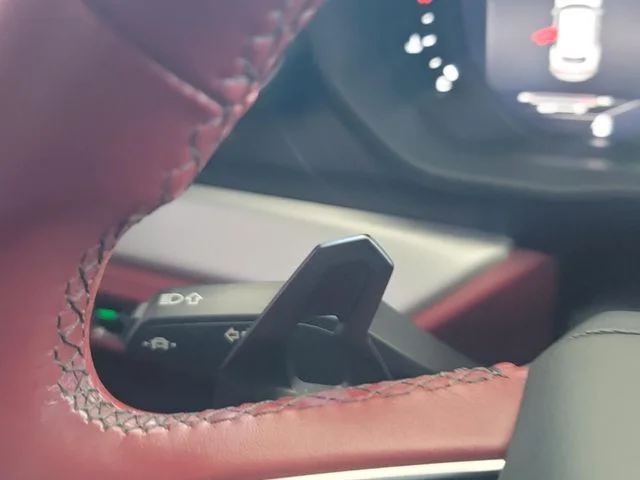 Used 2020  Lamborghini Base image 16
