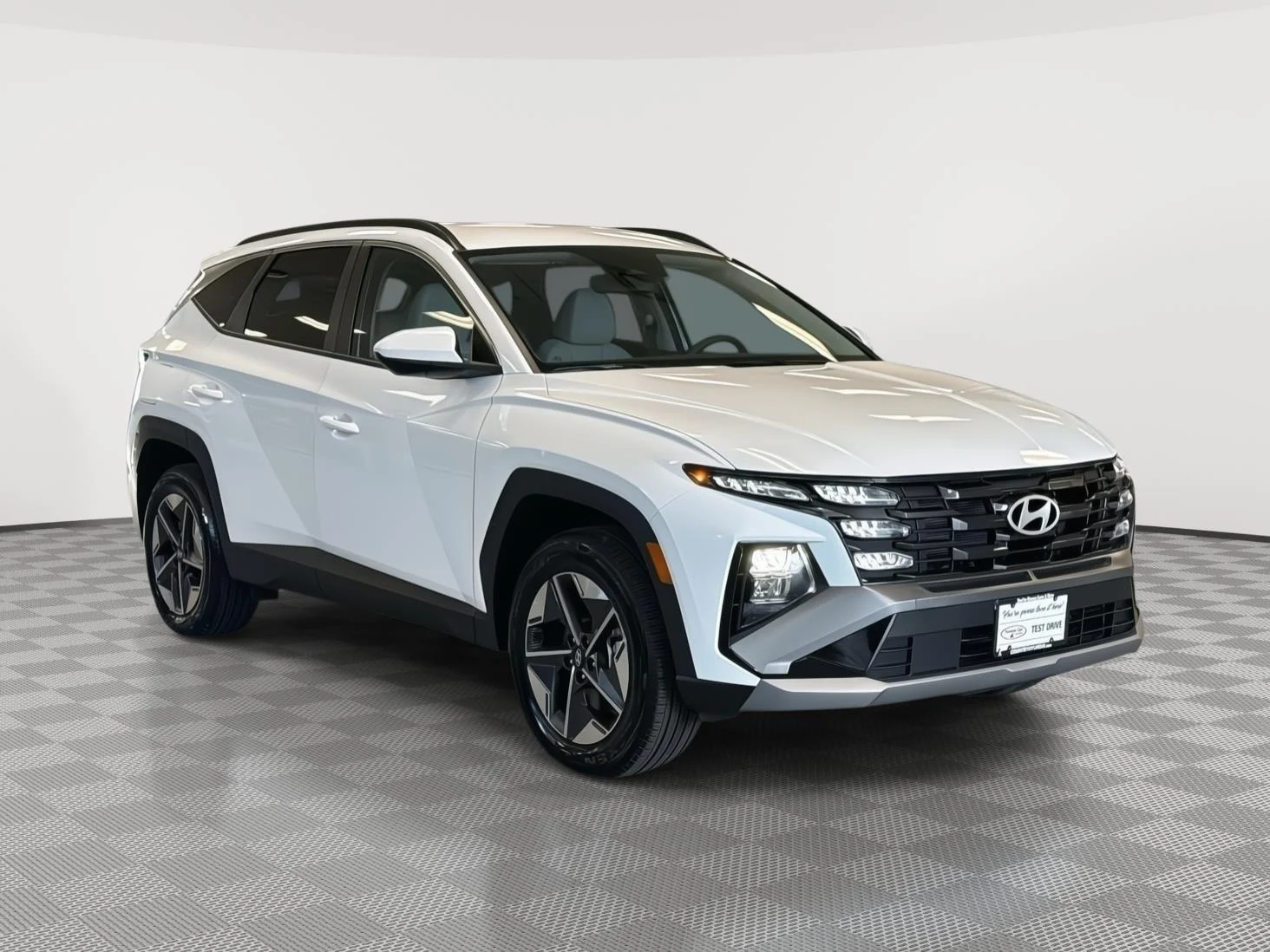 New 2025 Creamy White Pearl Hyundai SEL image 3