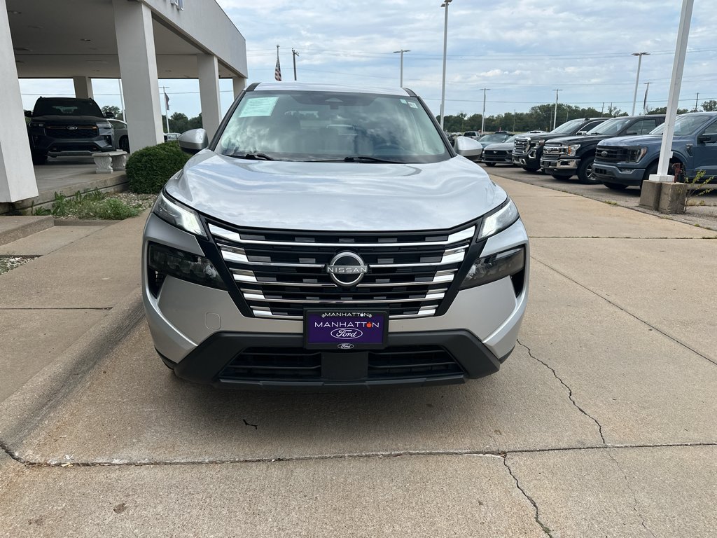 Used 2024 Brilliant Silver Metallic Nissan SV image 13