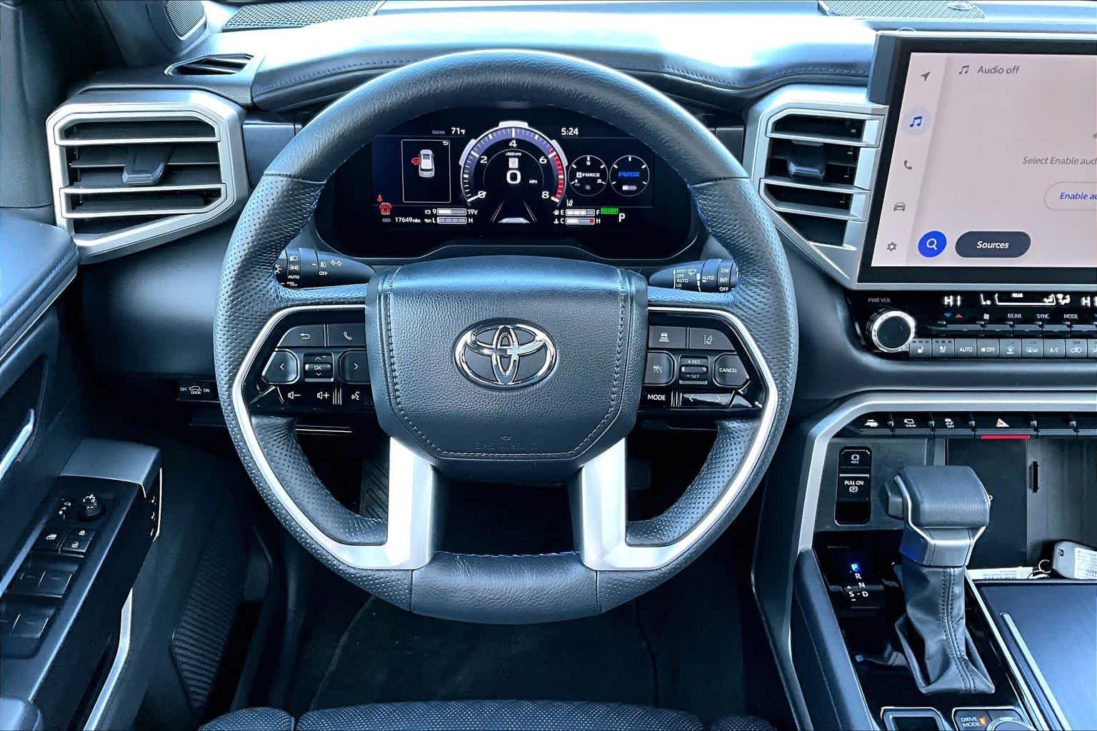 2025 Toyota Sequoia Platinum - Photo 6