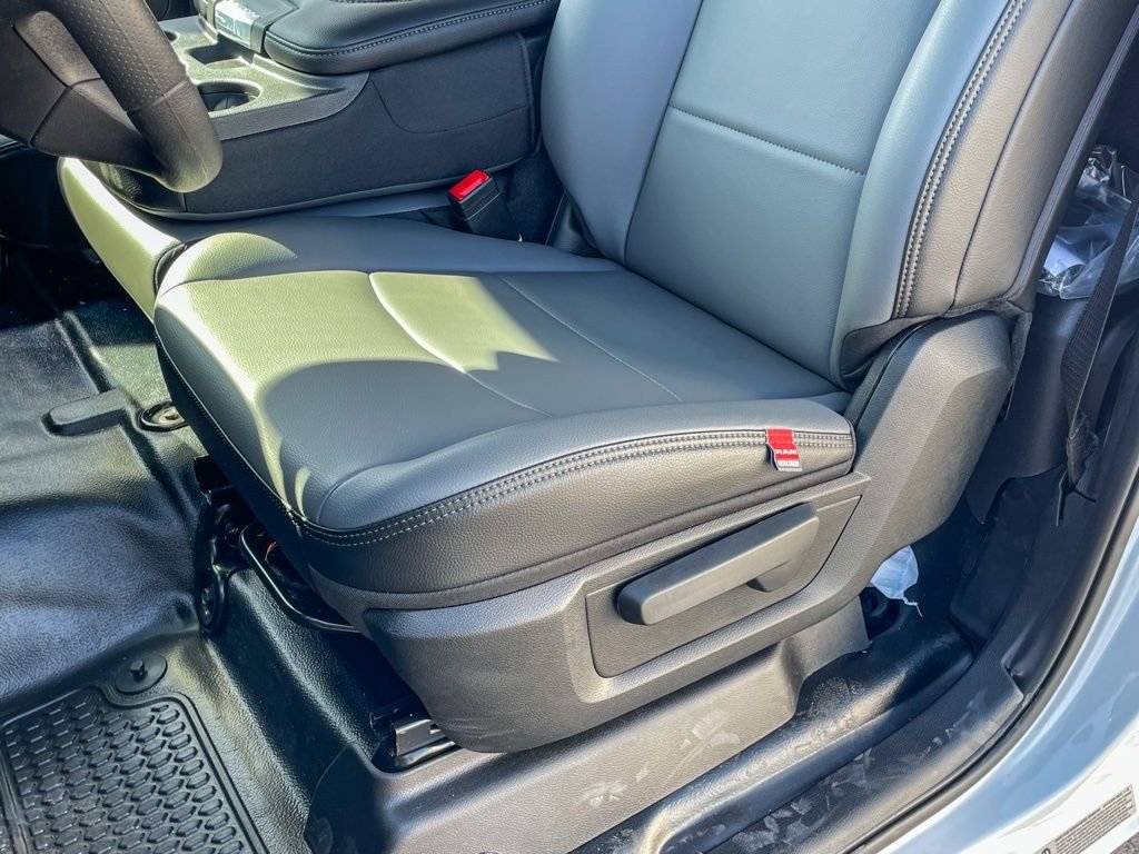 2025 RAM 3500 Chassis Tradesman - Photo 17