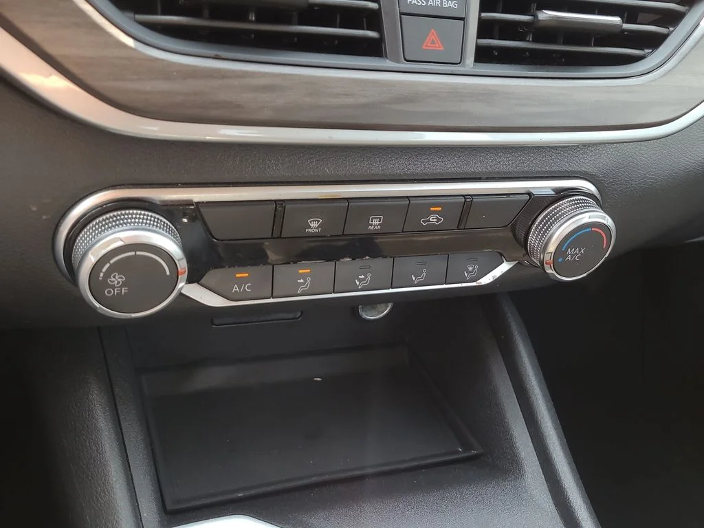 Used 2025 Black Nissan 2.5 SV image 24
