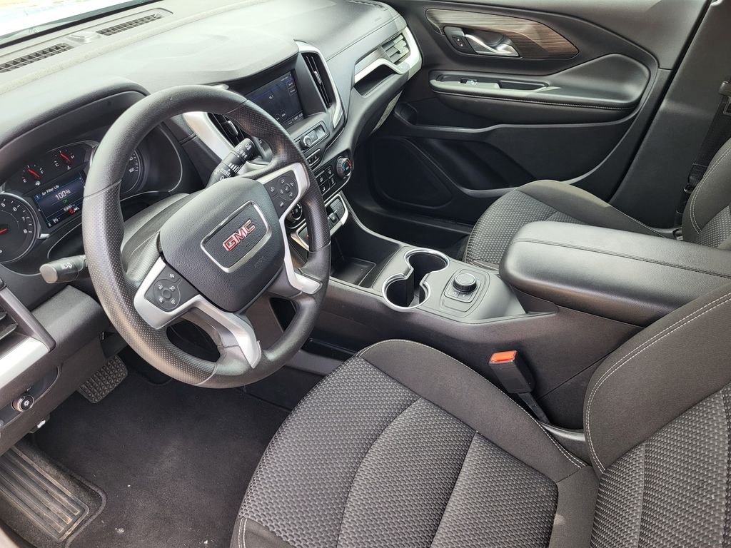 Used 2024 Sterling Metallic GMC SLE image 10