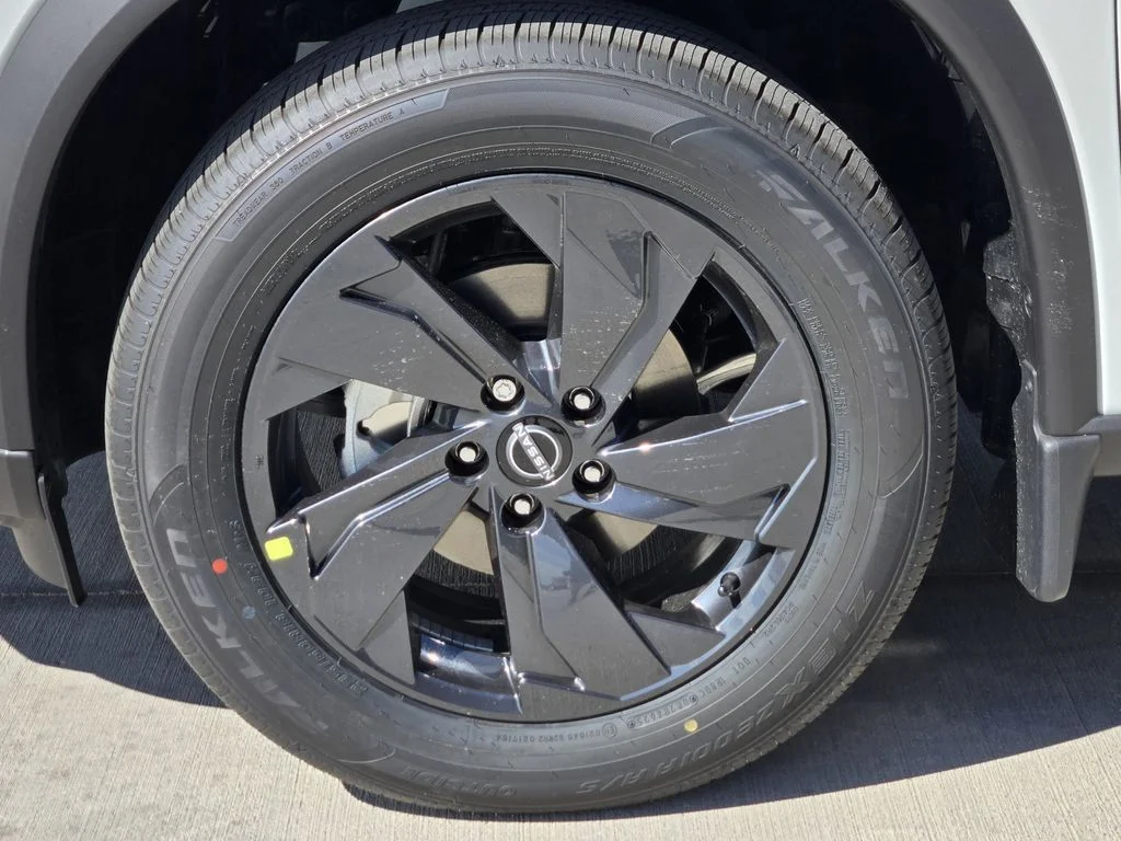 New 2026 Everest White Pearl TriCoat Nissan SV image 9