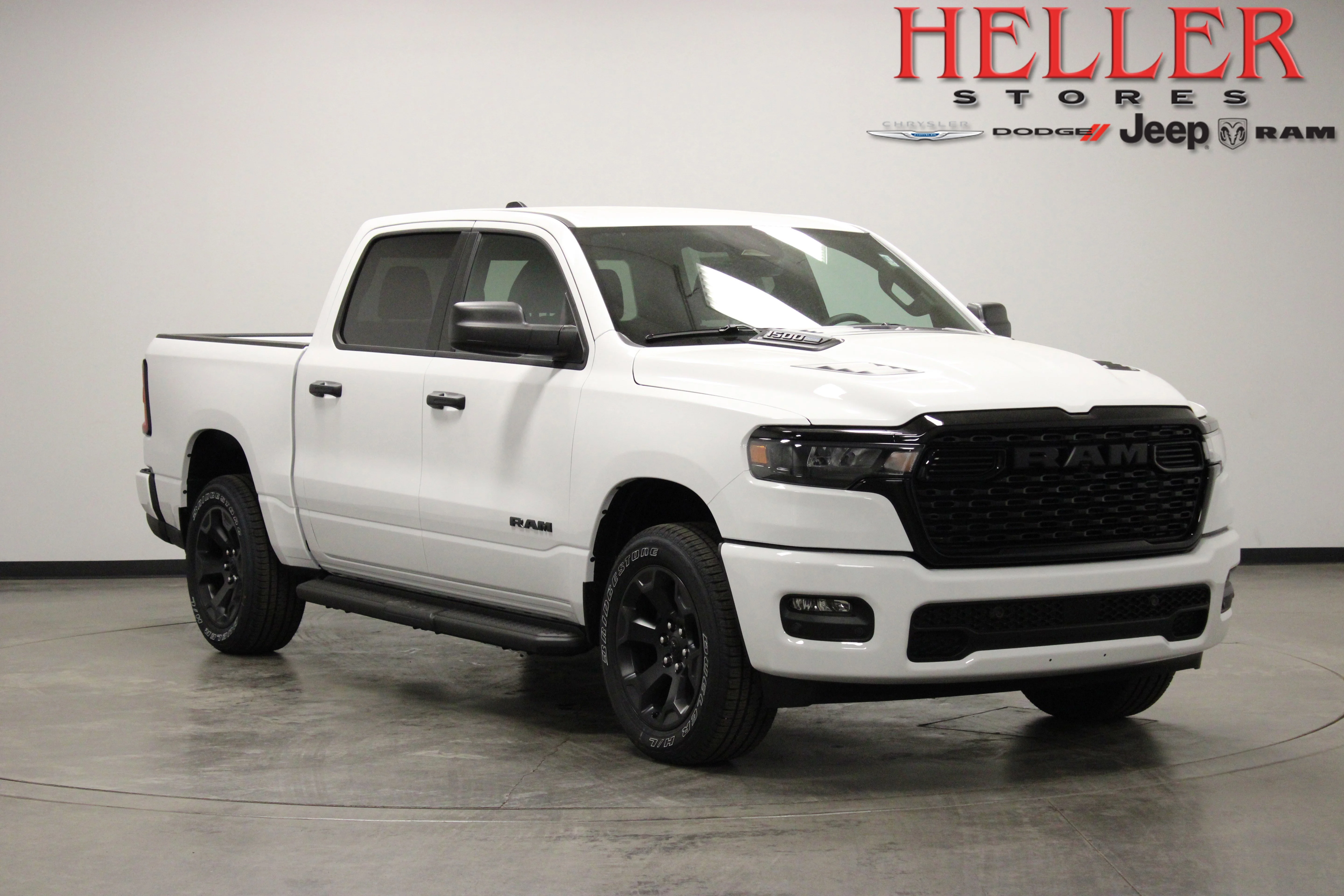 2026 RAM 1500 Express 4x4 Crew Cab 5'7's photo