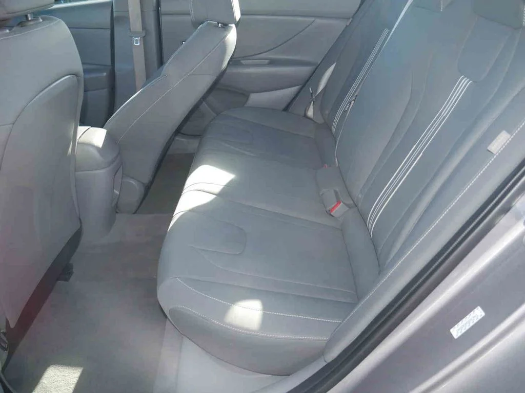 Used 2024 Silver Hyundai SEL image 12