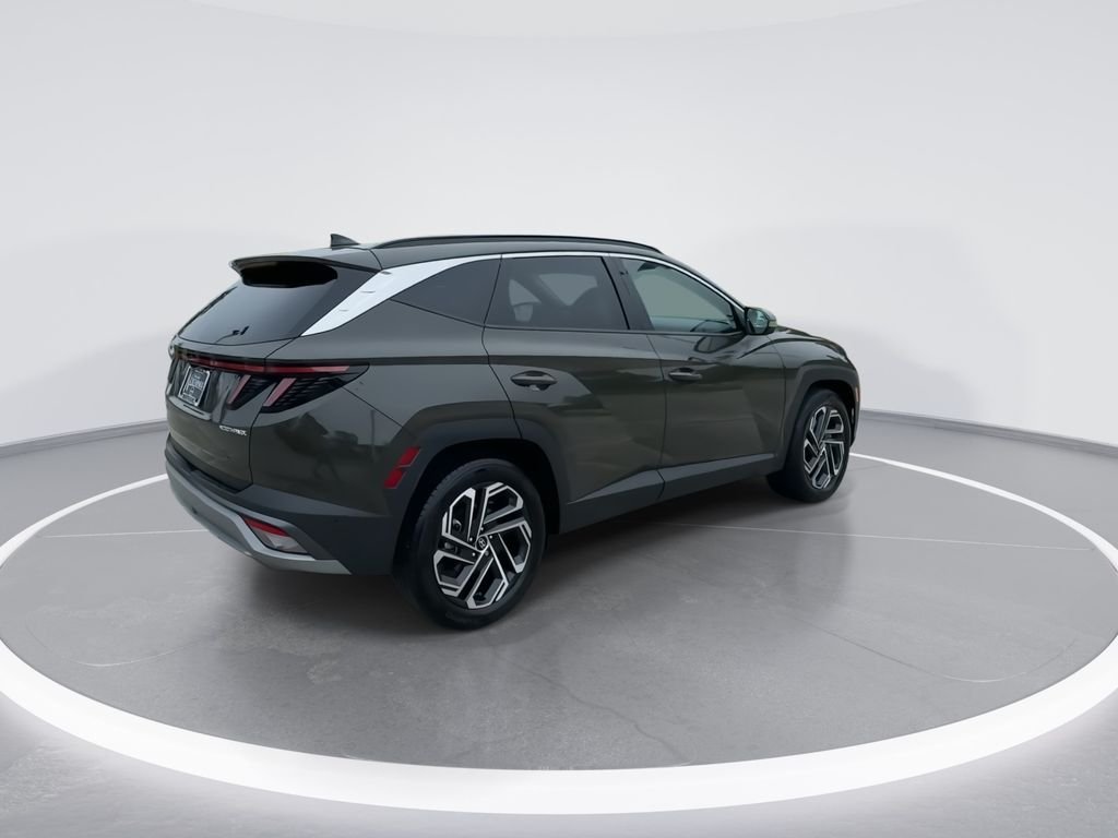 Used 2025 Green Hyundai Limited image 8