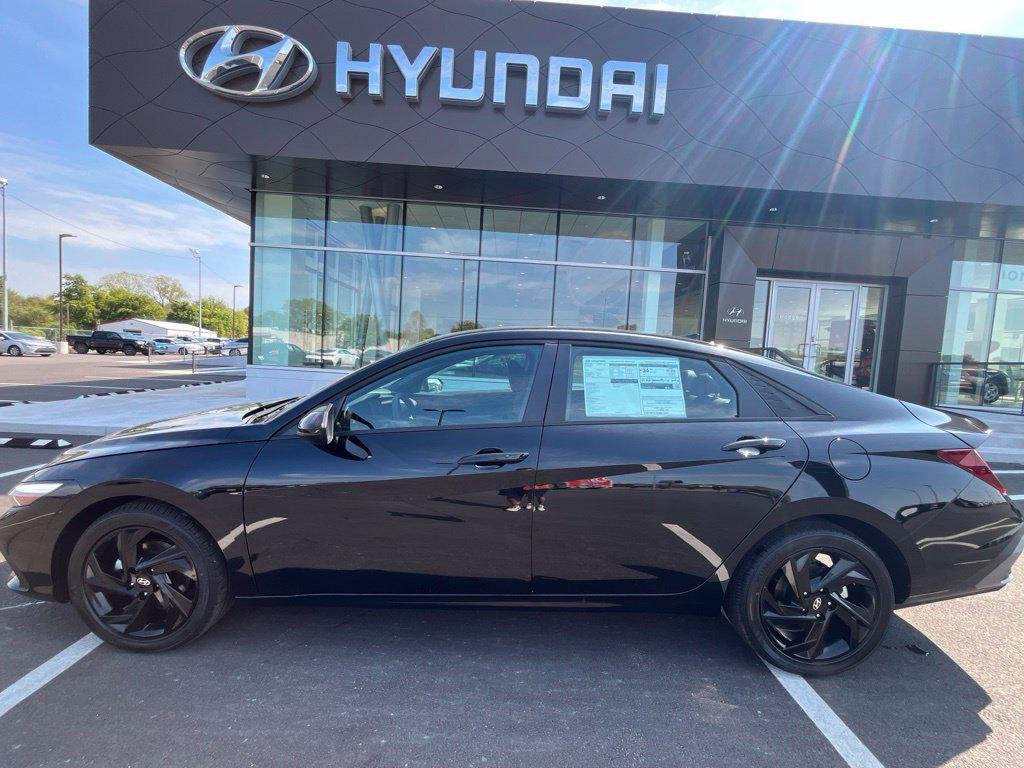 New 2026 Black Hyundai SEL Sport Plus image 1
