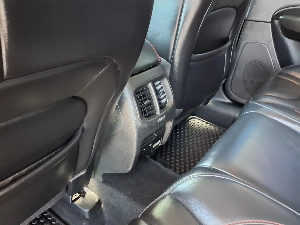 Used 2019 Silver Jeep Trailhawk image 25