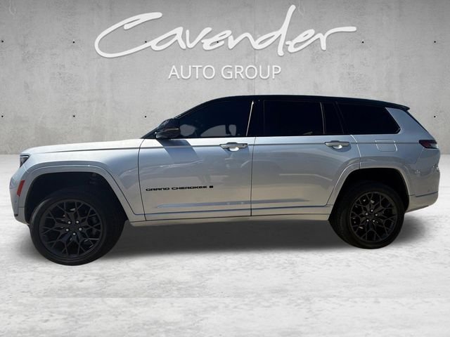 Used 2023 Silver Jeep Summit image 13