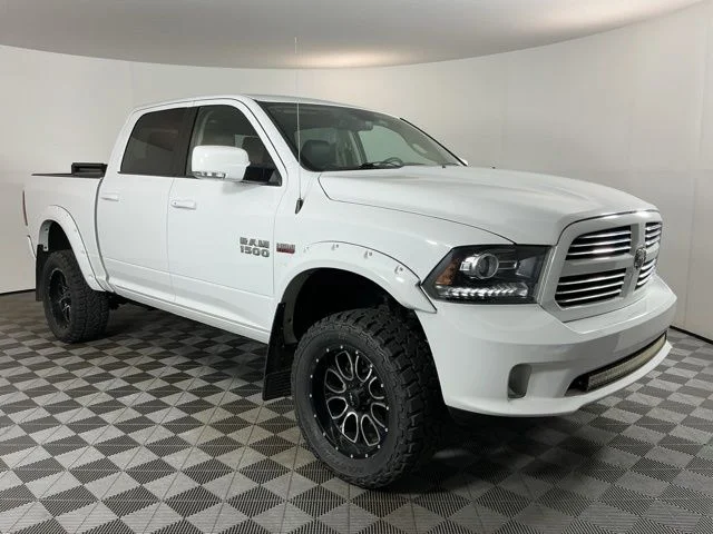 Used 2014 White Ram Sport image 3