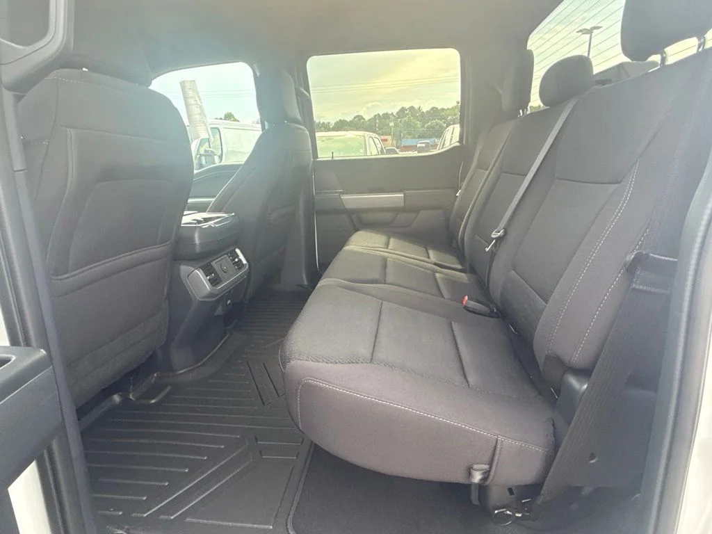 Used 2025 White Ford XLT image 25