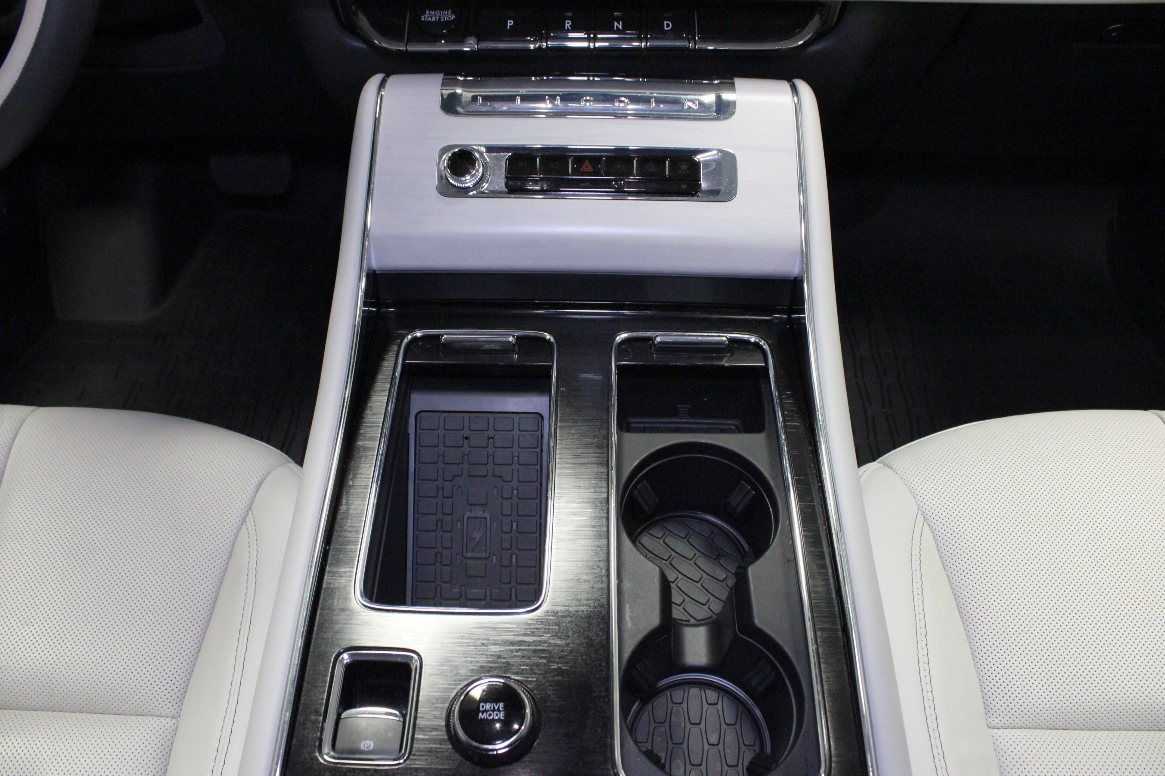 Used 2025 Ceramic Pearl Metallic Tri-Coat Lincoln Reserve image 22