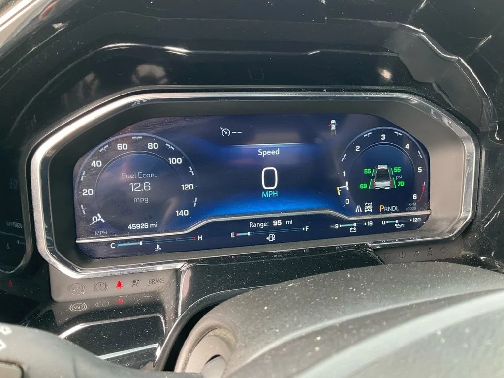 Used 2024 Summit White Chevrolet LT image 18