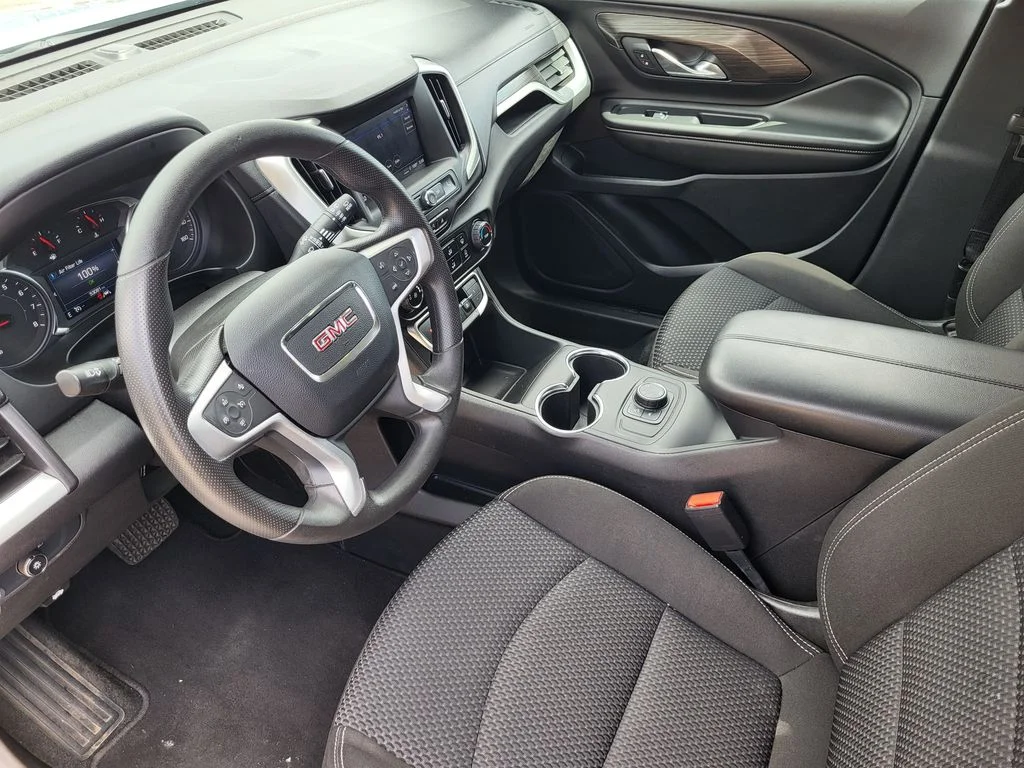 Used 2024 Sterling Metallic GMC SLE image 10
