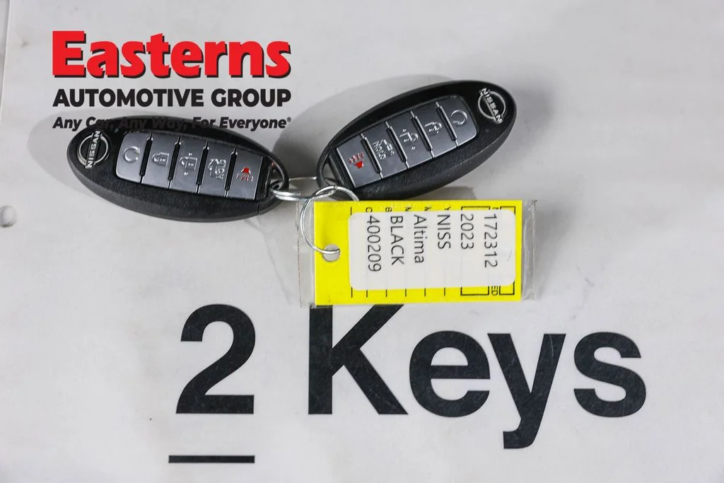 Used 2023 Black Nissan 2.5 SV image 25