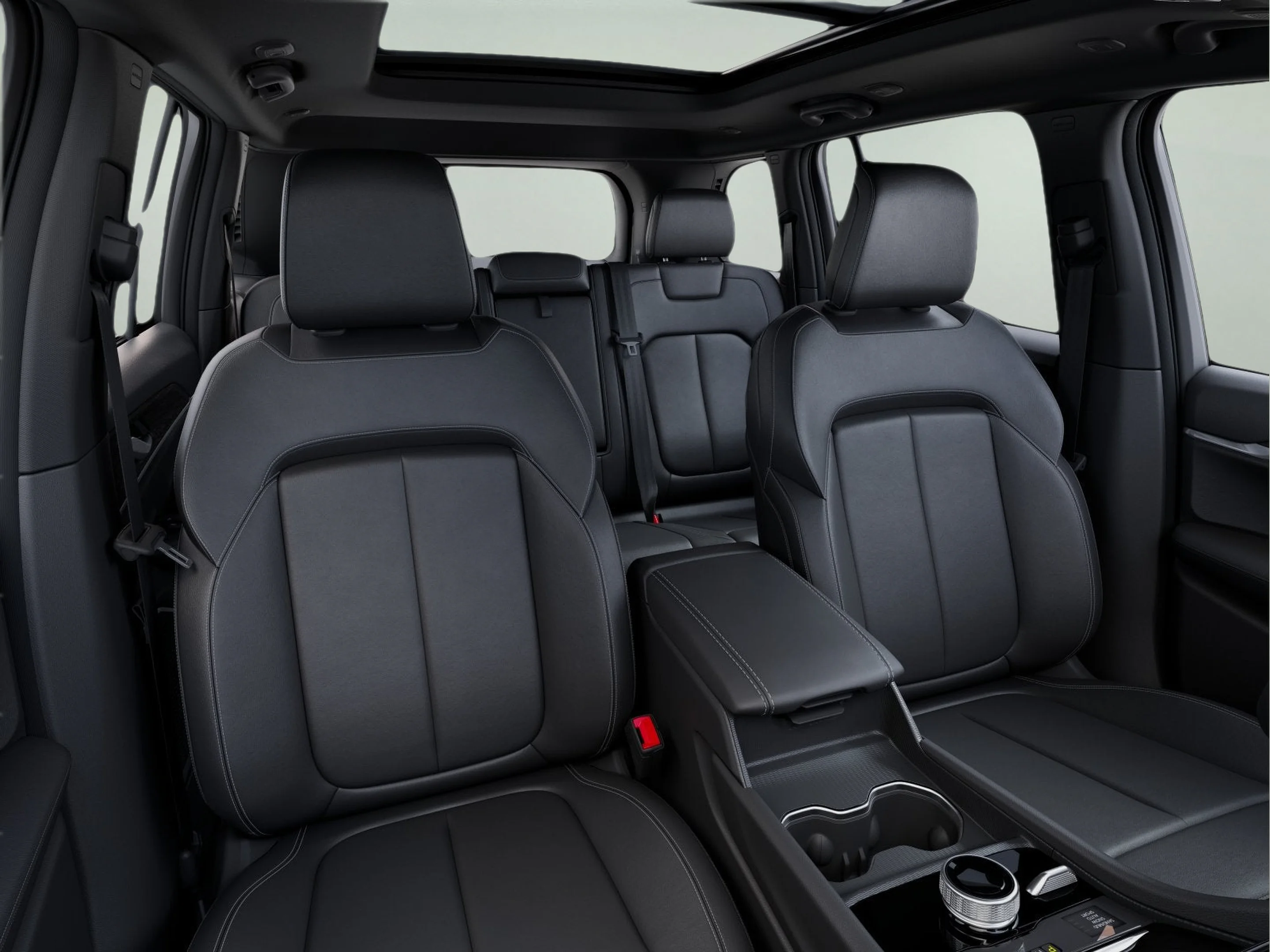 New 2026 Diamond Black Crystal Pearlcoat Jeep Limited image 31