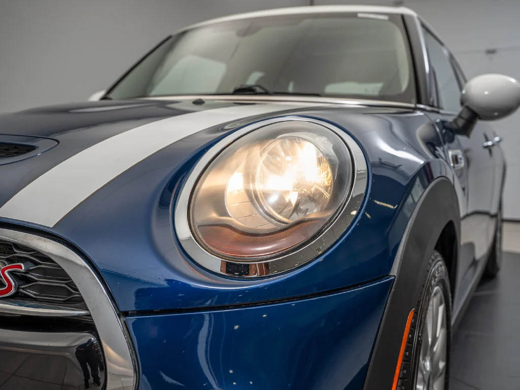 Used 2016 Deep Blue Metallic MINI  image 12