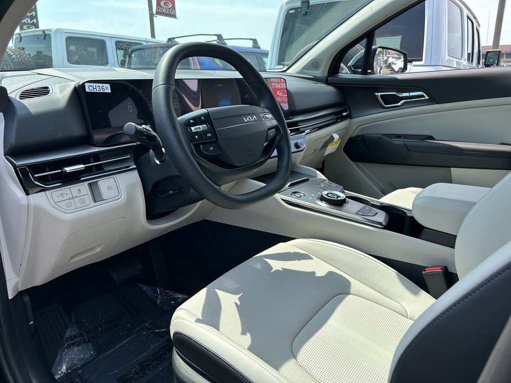 New 2027 Fusion Black Kia EX image 10