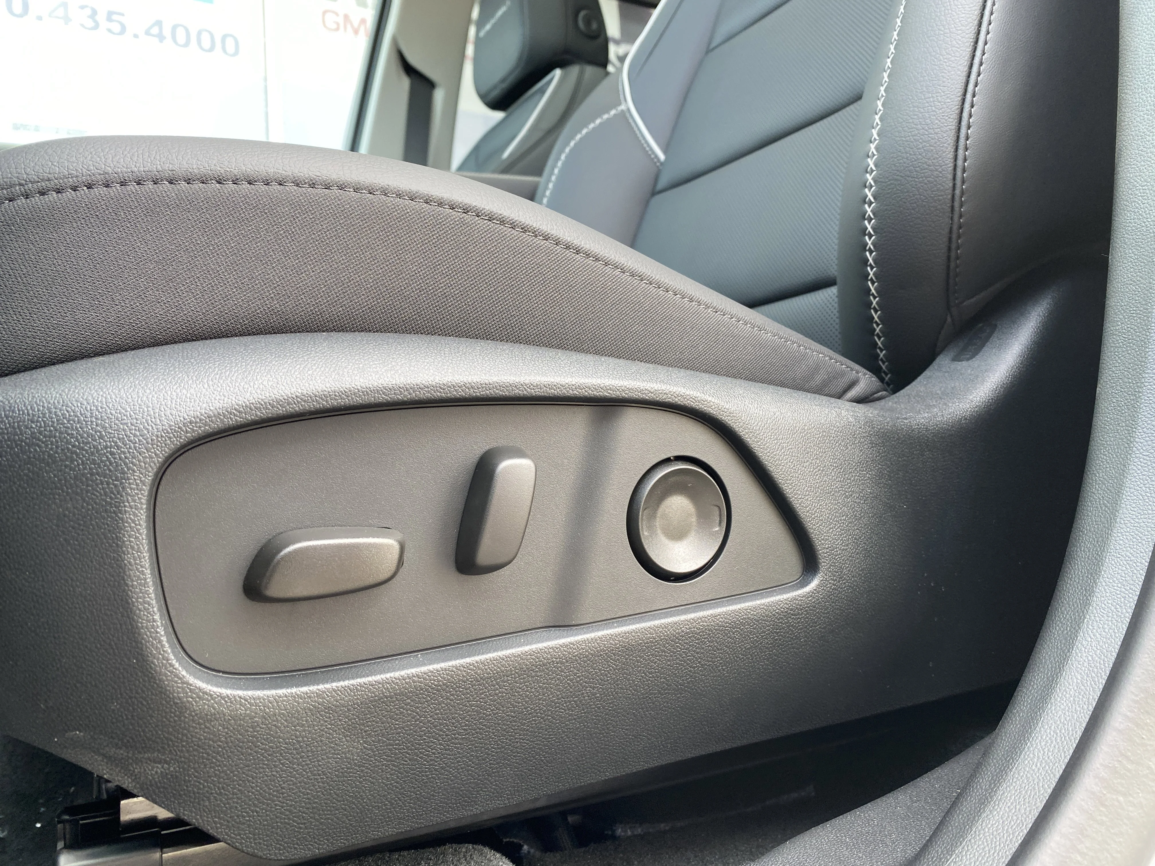 New 2026 GLACIER WHITE TRICOAT GMC AWD Denali image 27