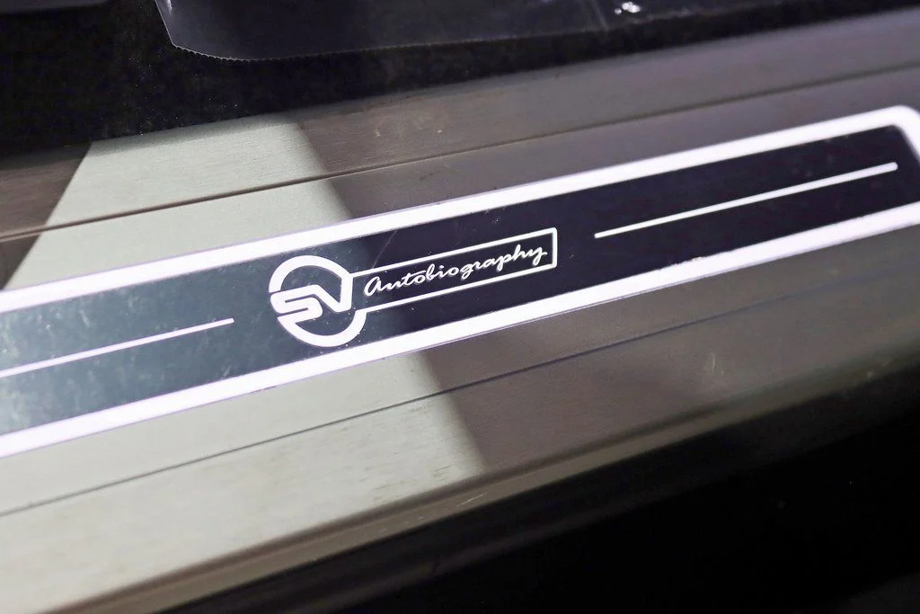 Used 2021  Land Rover SVAutobiography image 14