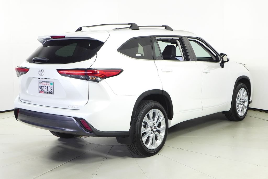 Used 2023 Pearl Toyota Limited image 7