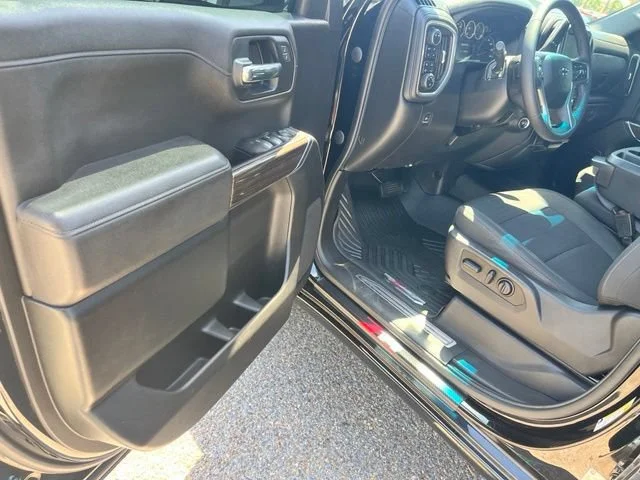 Used 2022 BLACK Chevrolet RST image 18