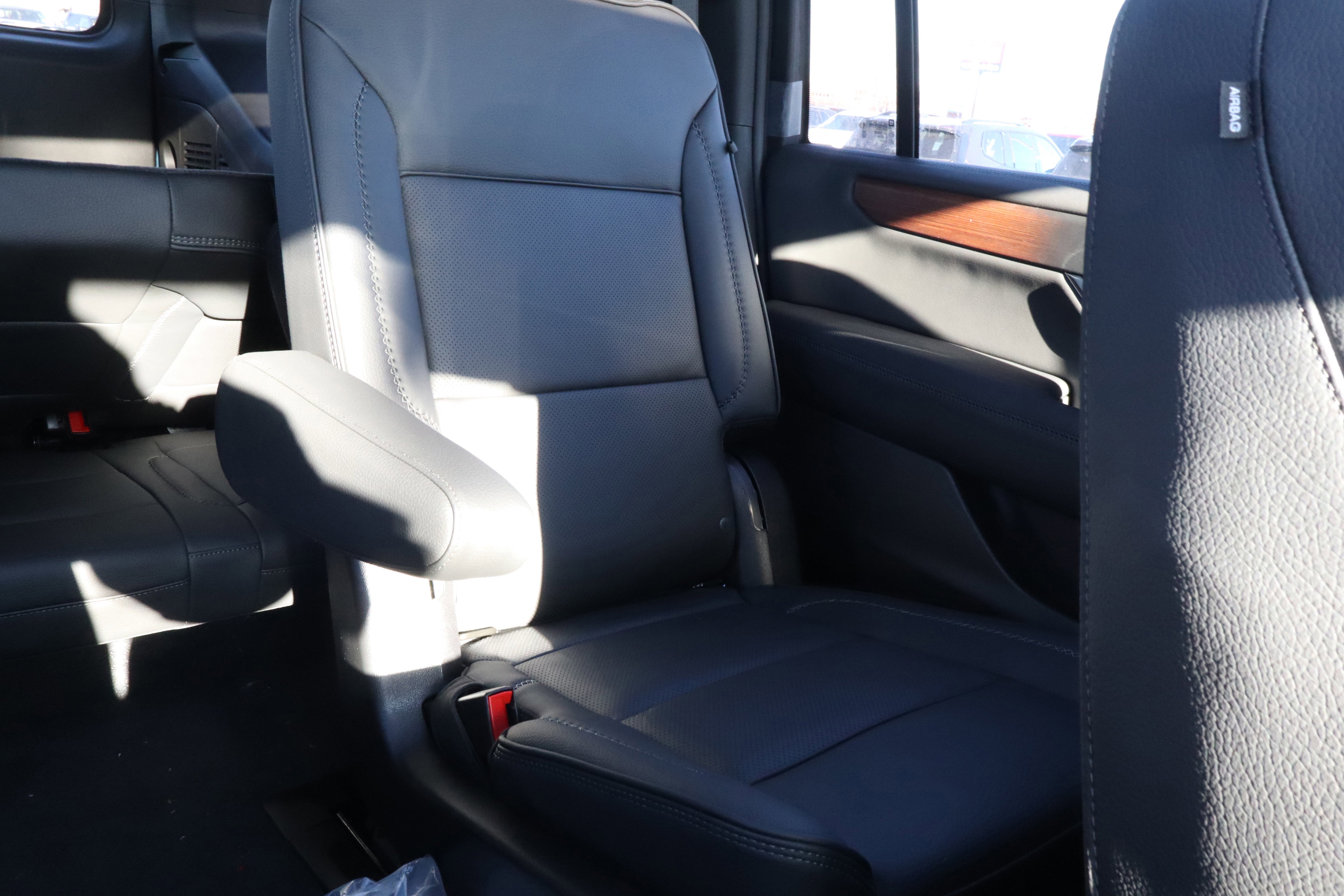 2026 GMC Yukon XL Denali - Photo 12