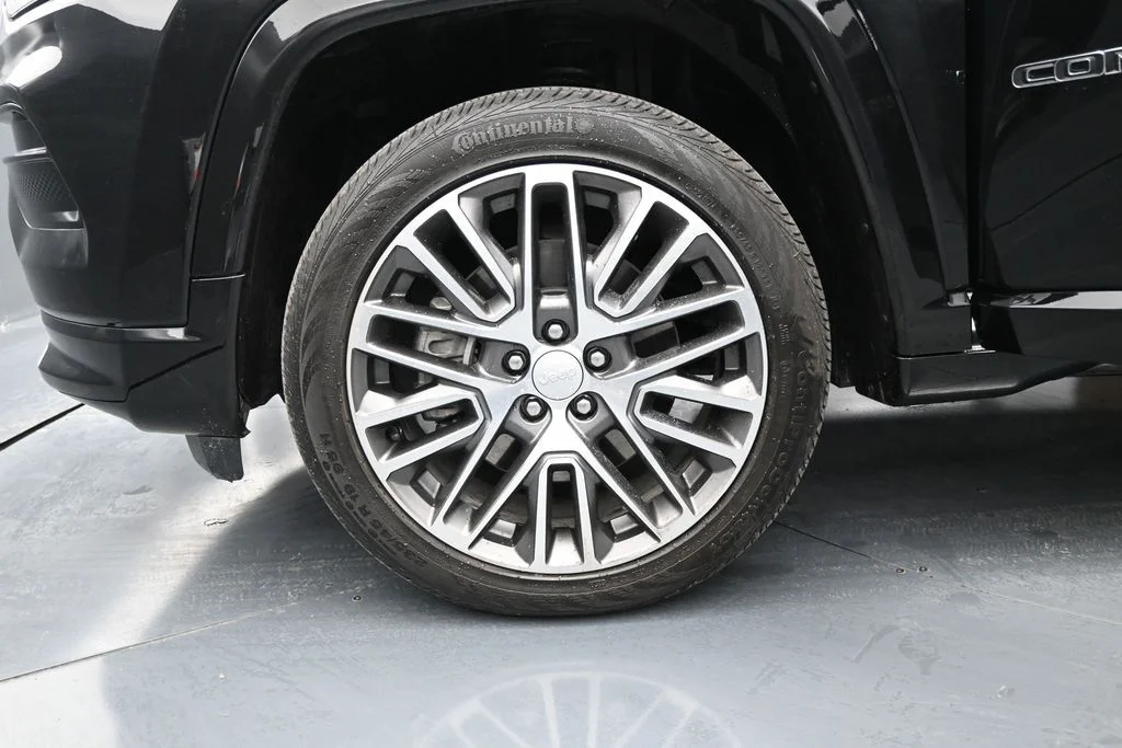 Used 2024 Black Jeep Limited image 28