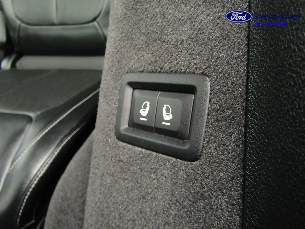 Certified Used 2022 Velvet Red Pearlcoat Jeep Overland image 41