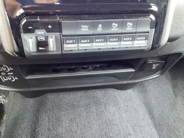 New 2026 Silver Ram BLACK EXPRESS CREW CAB 4X4 8
