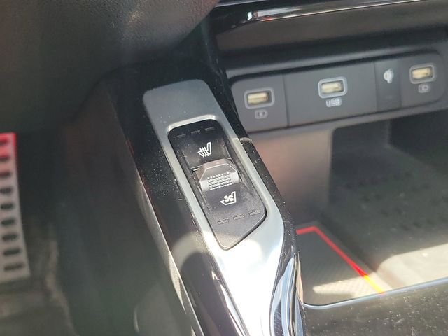 Used 2023 Red Kia X-Line SX Prestige image 27