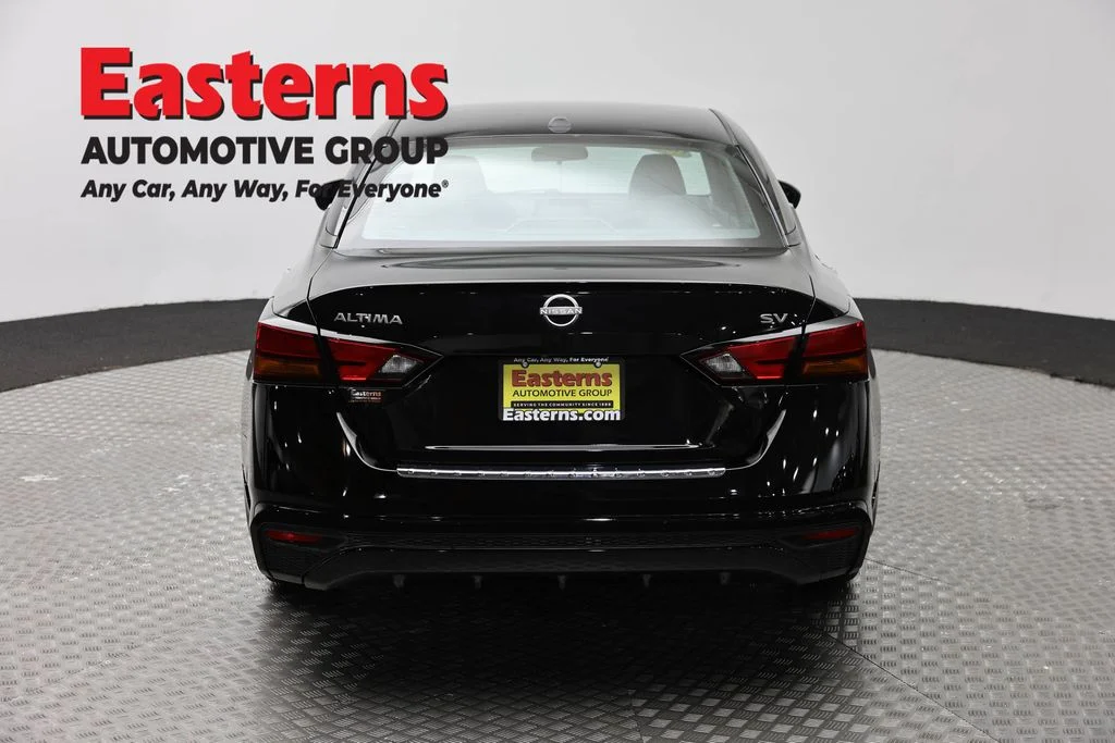 Used 2023 Black Nissan 2.5 SV image 6