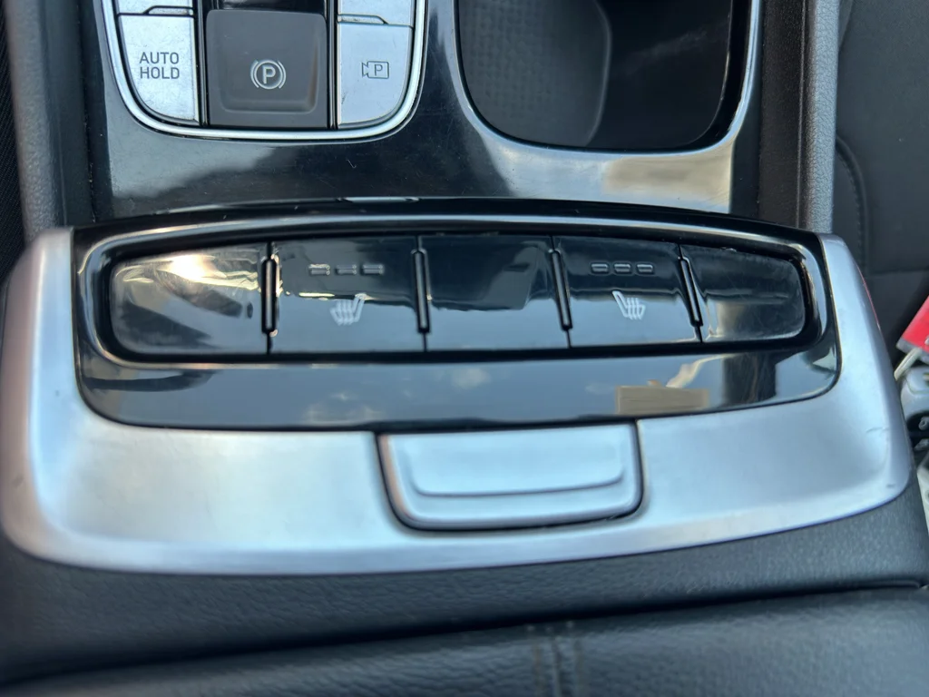 Used 2022 Quartz White Hyundai SEL image 23