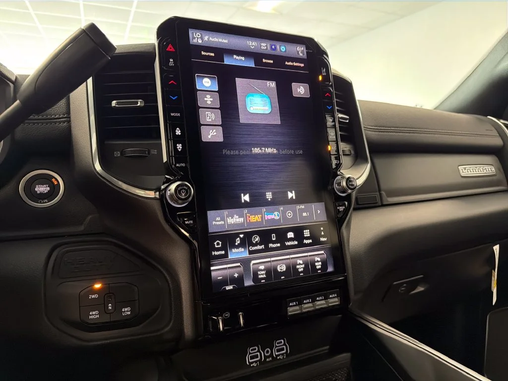 New 2027 Diamond Black Crystal Pearl-Coat Exterior Paint RAM Laramie image 14