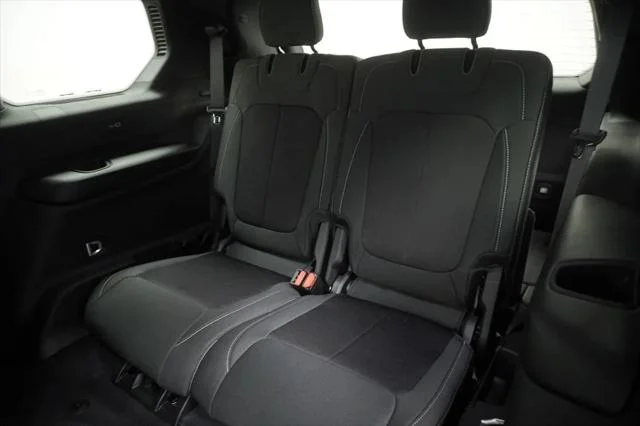 New 2026 Baltic Gray Metallic Clear-Coat Exterior Paint Jeep Laredo X image 18