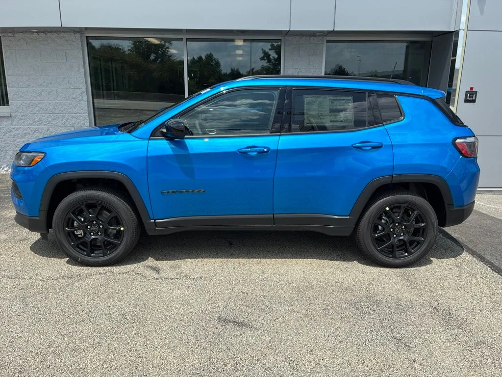 New 2026 Hydro Blue Pearlcoat Jeep Latitude image 2
