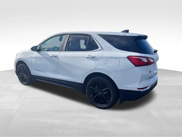 Used 2021 SUMMIT WHITE Chevrolet LT image 3