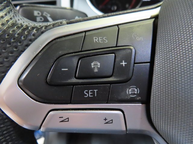 Used 2021 Blue Volkswagen 3.6L V6 SE w/Technology R-Line image 21