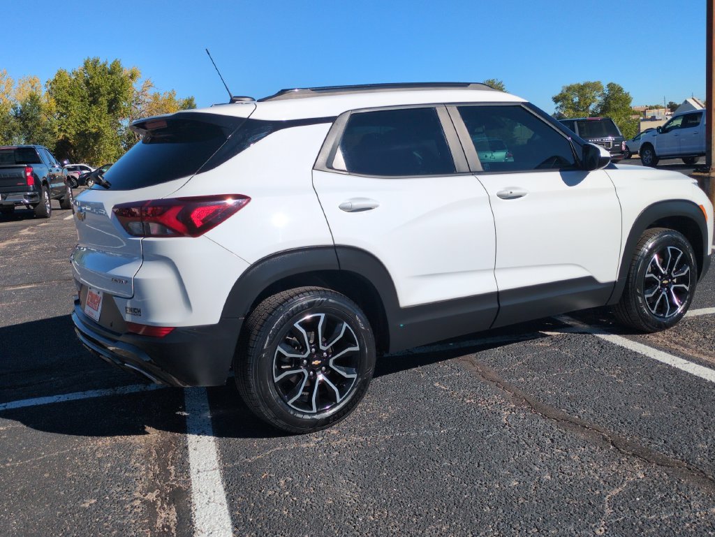 Used 2021 SUMMIT WHITE Chevrolet ACTIV image 5