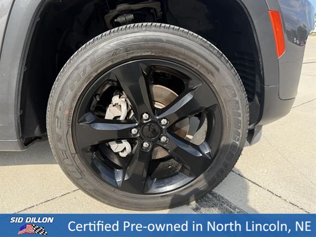 Used 2022 Baltic Gray Metallic Clearcoat Jeep Altitude image 9