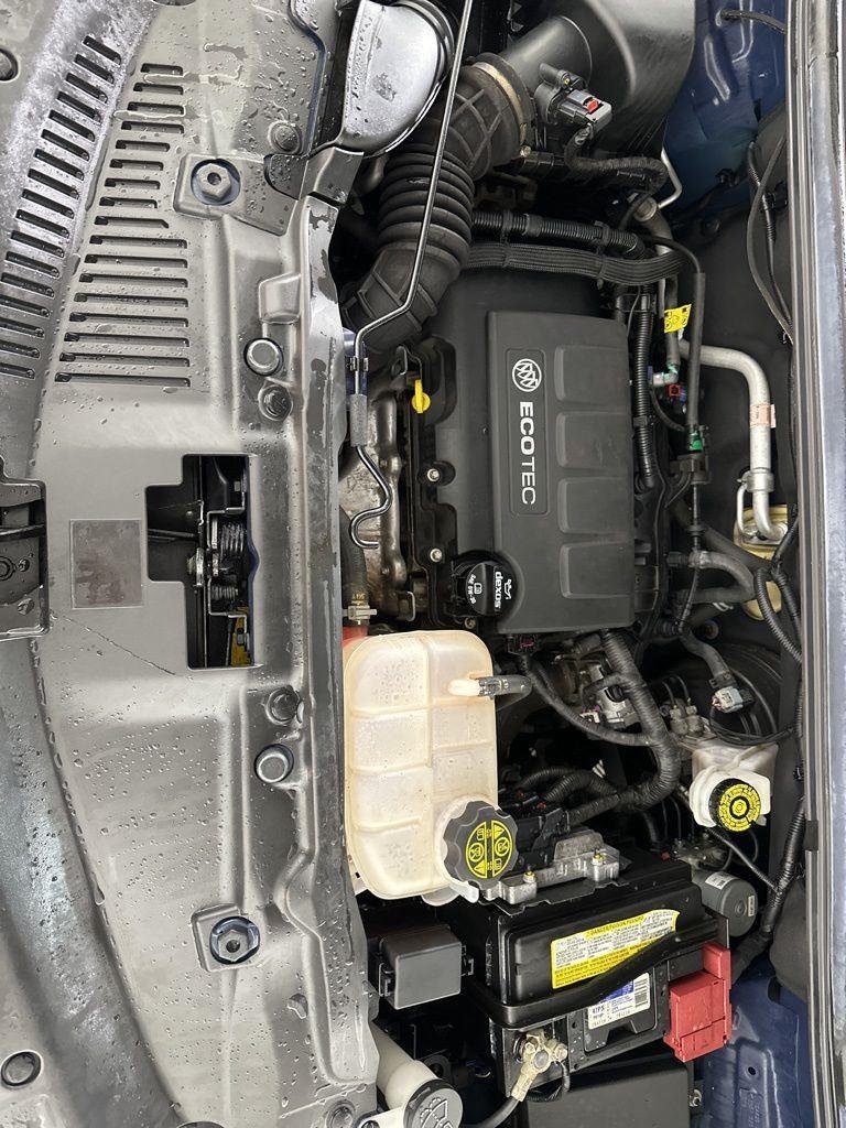 Used 2020 Azure Buick Preferred image 22