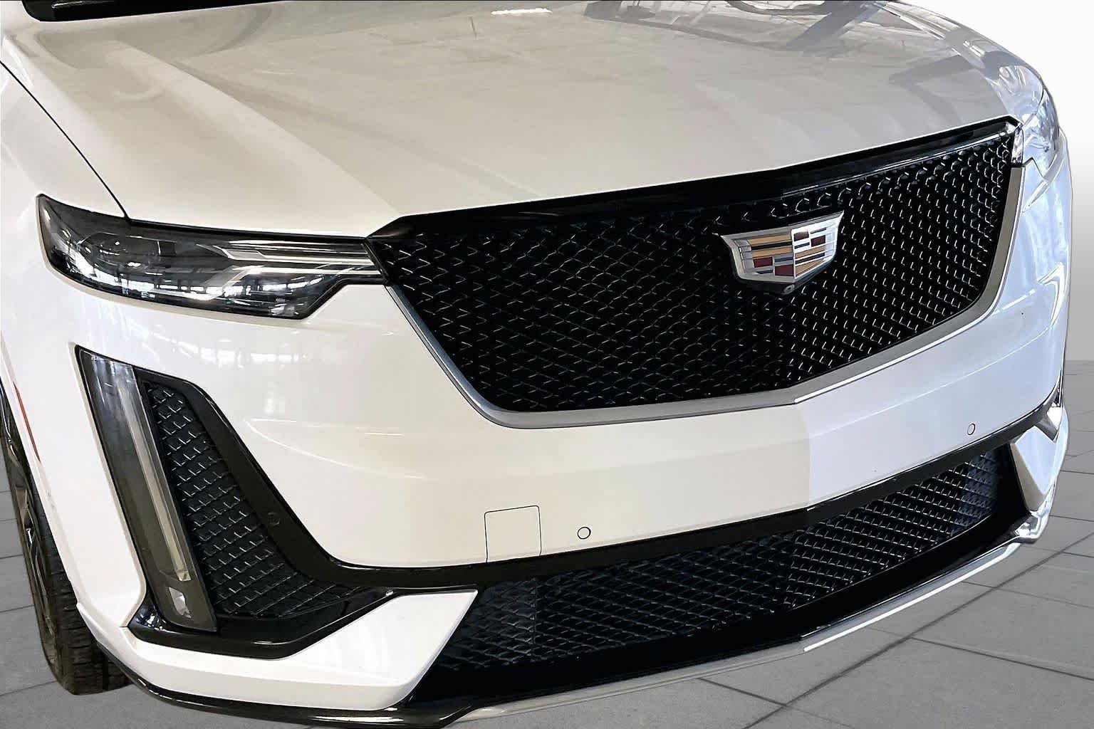 Used 2020 Crystal White Tricoat Cadillac AWD Sport image 30